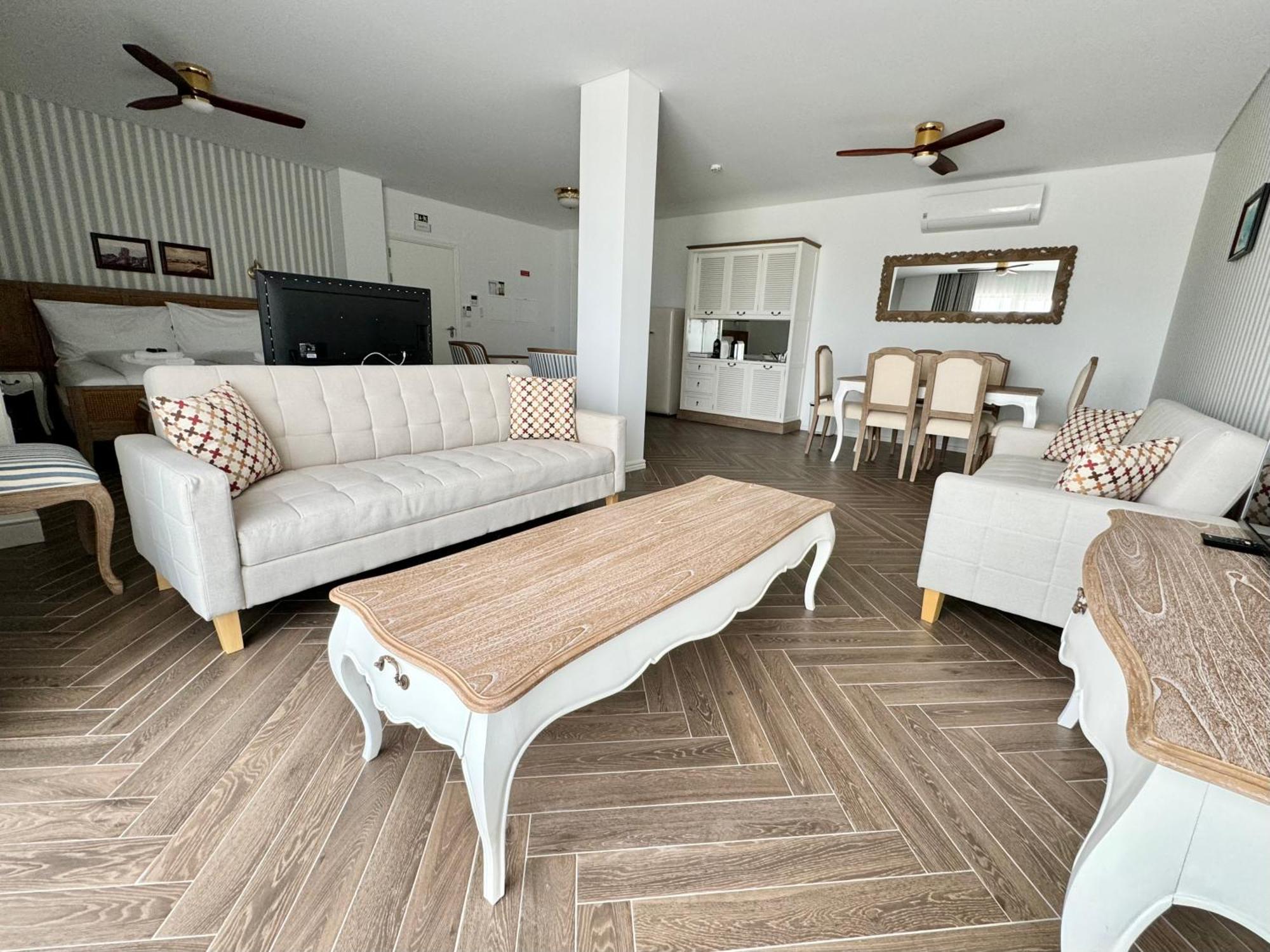 Ocean View Apartments Lourinhã Rum bild
